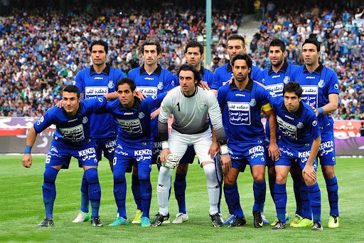 Realali_7's tweet image. امثال آل کثیر بخوان تو این تیم باشن برای من از فحش بدتره؛ کاش استقلالی که میشناختیم تا ابد تو همین نقطه متوقف شده بود.