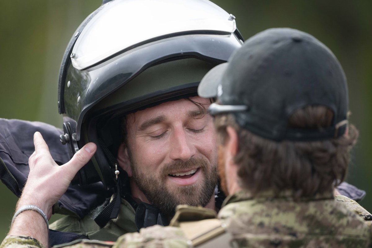 CJOC_COIC's tweet image. During Op OPEN SPIRIT in Lithuania, Fleet Diving Unit (Atlantic) tackled a simulated bomb threat in an aircraft trainer—setting up digital x-ray gear and operating in bomb suits to sharpen skills and support international security efforts.
#CAFOperations #OpOPENSPIRIT