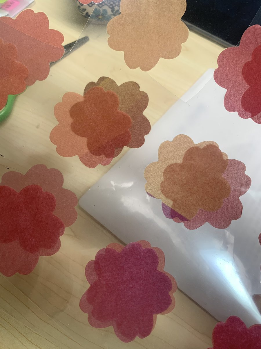 얘들아 연필이 이벤트한대!!

무려 10분께! 타로 컨페티 2장을 드립니다!
팔로우 꼭 해주셔야되구요:)
RT는…선택!
꽃 컨페티는 숫자를 안세봐서… 한 명당 거의 4장~7장 정도 드릴 것 같아요
배송비 부담 가능하신 분만 참여해주세요🥹
7/31일까지 참여 가능!
당발은 8/1 오후 10시에 진행할게요!