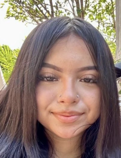 MiamiPD's tweet photo. MISSING PERSON: Detectives need assistance locating 16-year-old Maria Sosa who has been reported missing from the #Flagami area. If you’ve seen her, or know of her whereabouts, please call 305-603-6300 or 305-579-6111. KD https://t.co/d611wI5JH0