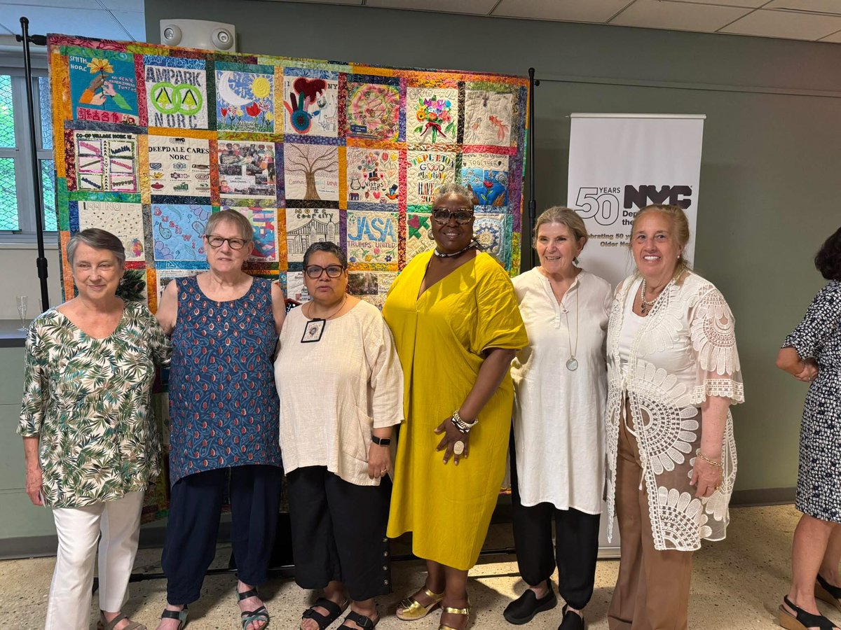 galeabrewer's tweet image. @galeabrewer Naturally Occurring Retirement Communitues Quilt Unveiling at Penn South on July 17 2025! Beautiful quilt made in collaboration with Harlem Meedle Arts! Every NORC has its own block on the quilt. The NYC Deot foy the Aging sponsored the event. NORCs will be 50 years…