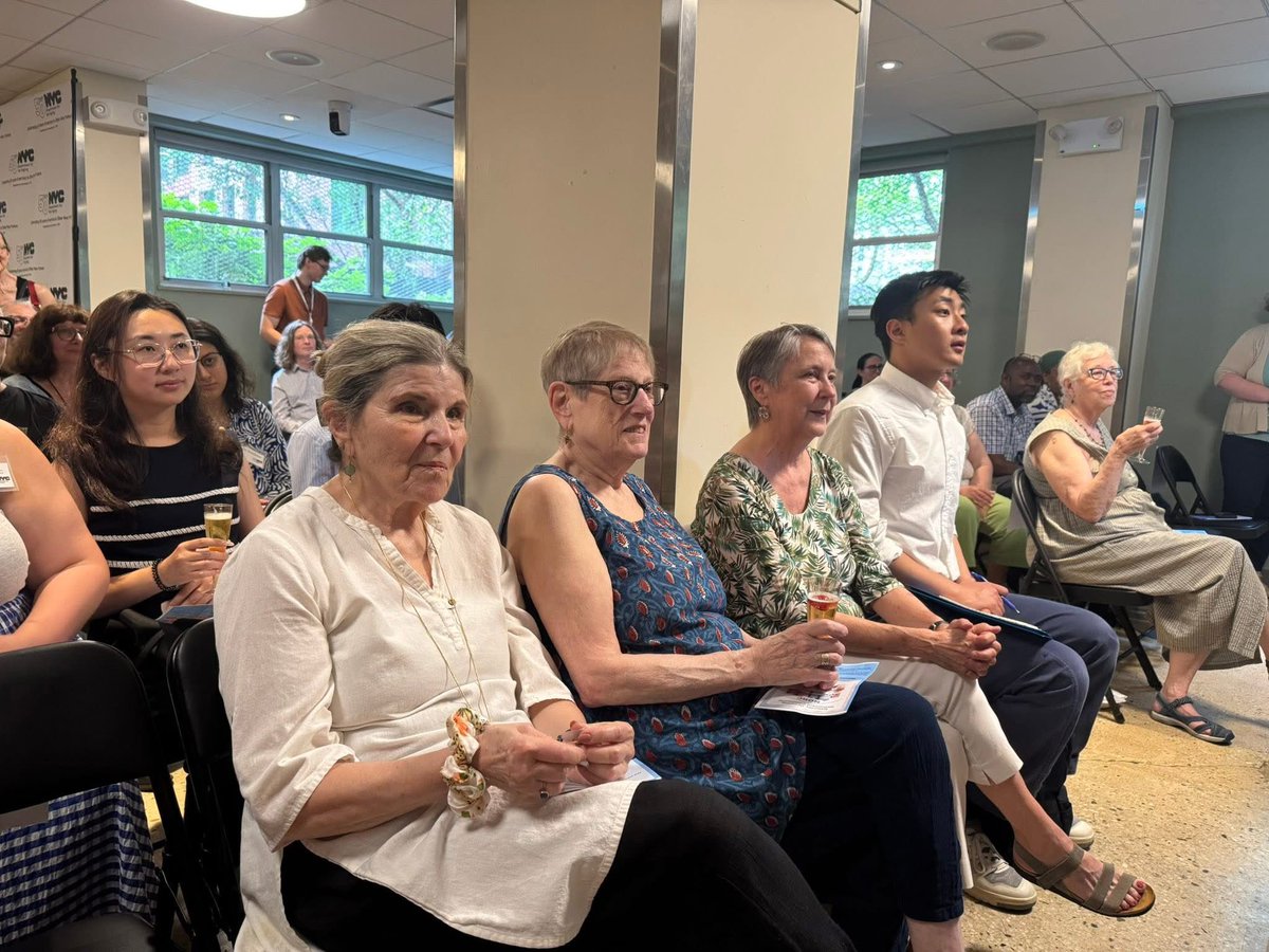galeabrewer's tweet image. @galeabrewer Naturally Occurring Retirement Communitues Quilt Unveiling at Penn South on July 17 2025! Beautiful quilt made in collaboration with Harlem Meedle Arts! Every NORC has its own block on the quilt. The NYC Deot foy the Aging sponsored the event. NORCs will be 50 years…