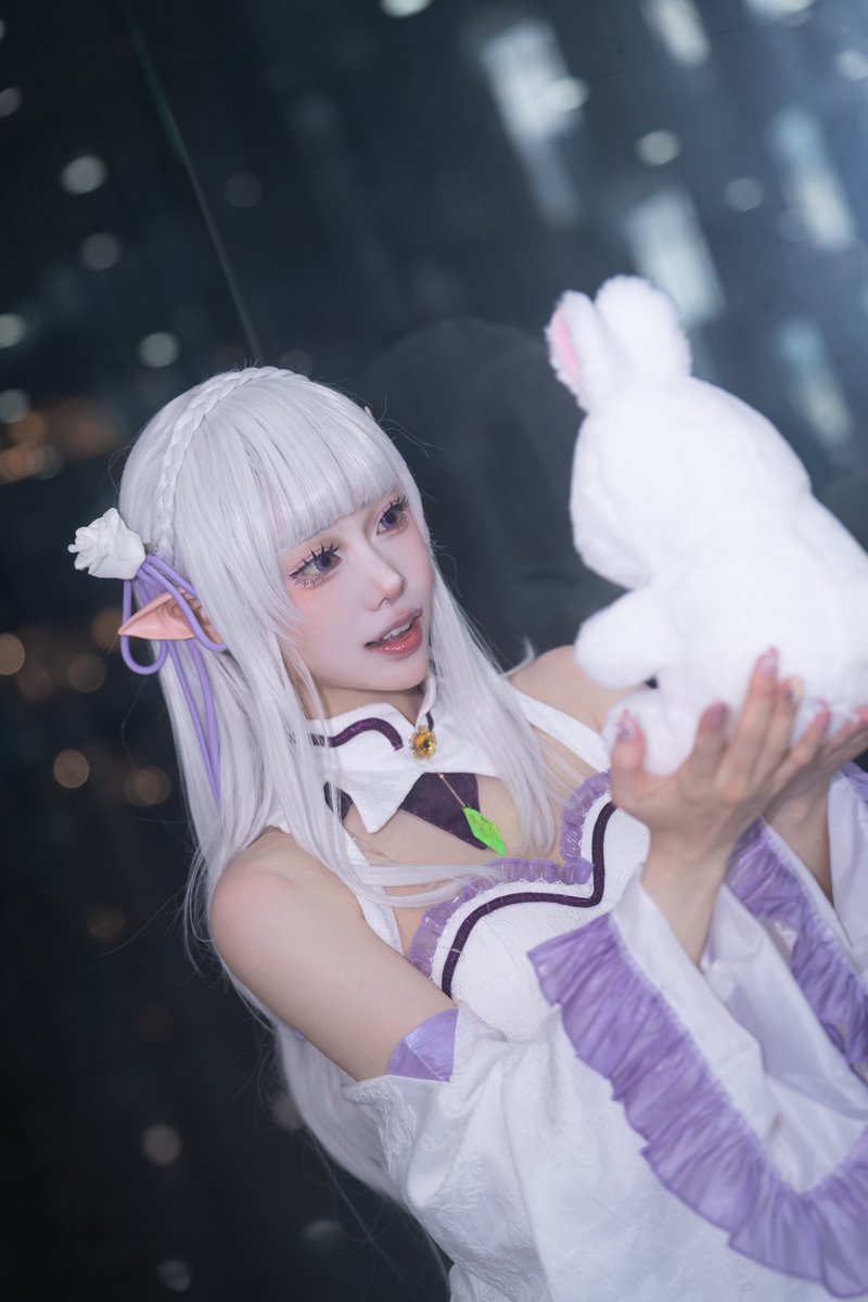 25.07.19.
코믹월드 서머 2025(서코)

Re:제로부터 시작하는 이세계 생활(리제로) - 에밀리아

Cos. 윤설 님(<a href="/QQlrdl_cos/">윤설사우루스🦕</a>)