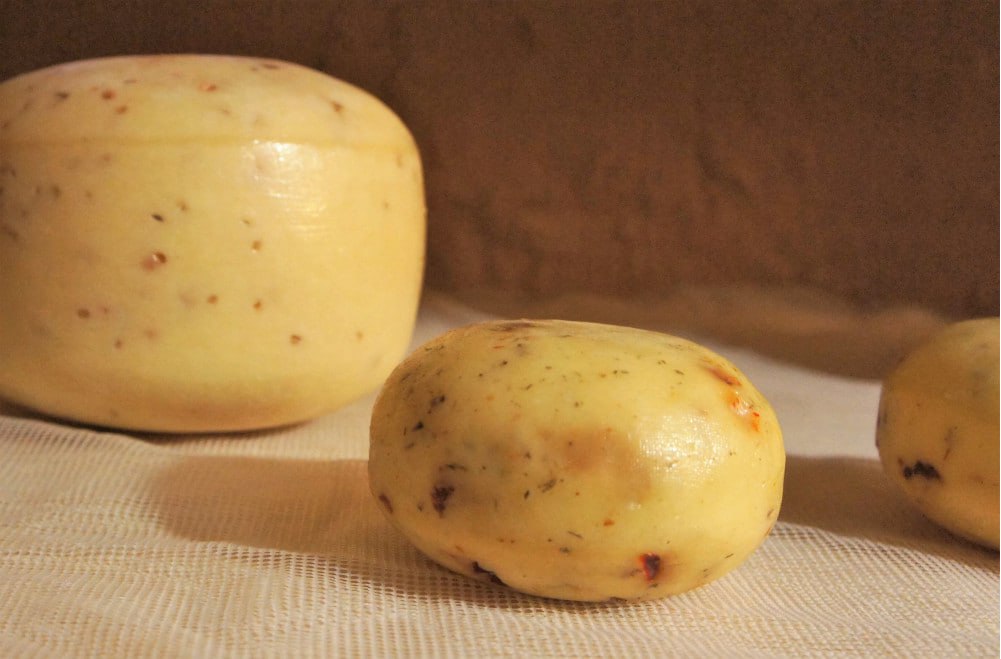 MicheleBerdy's tweet image. Today #inthekitchen Olga and Pavel Syutkin serve up a surprising and amusing tale of cheese in Russia... or rather the absence of cheese in Russia. Enjoy:)
patreon.com/posts/13463636…