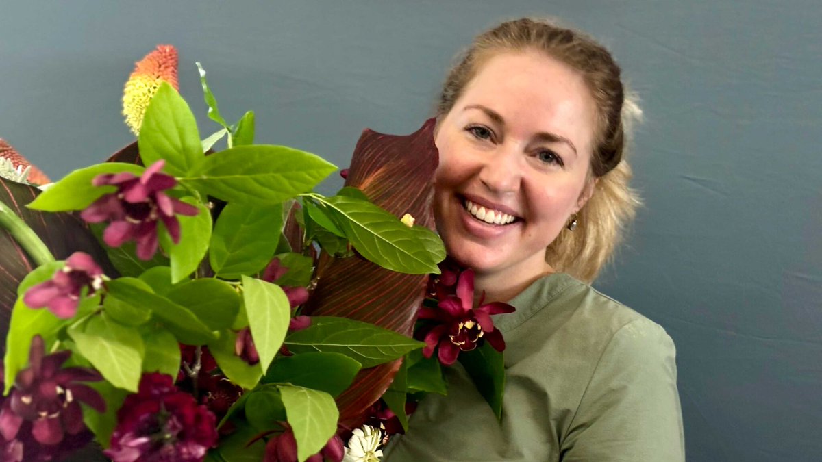 Amanda Solliday is blooming with ideas 🌸 A doctoral student at NC State, she’s helping make the floral industry more sustainable, community-rooted and economically strong.

She also won this year’s Student Sustainability Award! cals.ncsu.edu/horticultural-…