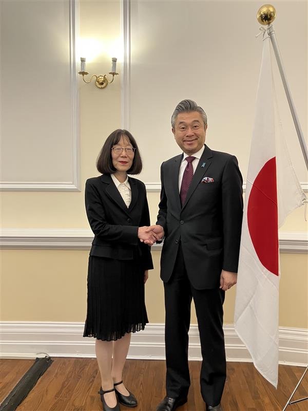 AmbJapanUK's tweet image. Happy to receive 赤根智子ICC所長, Ms Tomoko Akane, the president of the ICC @IntlCrimCourt. Had good discussions on continuing cooperation between 🇯🇵 & ICC.
