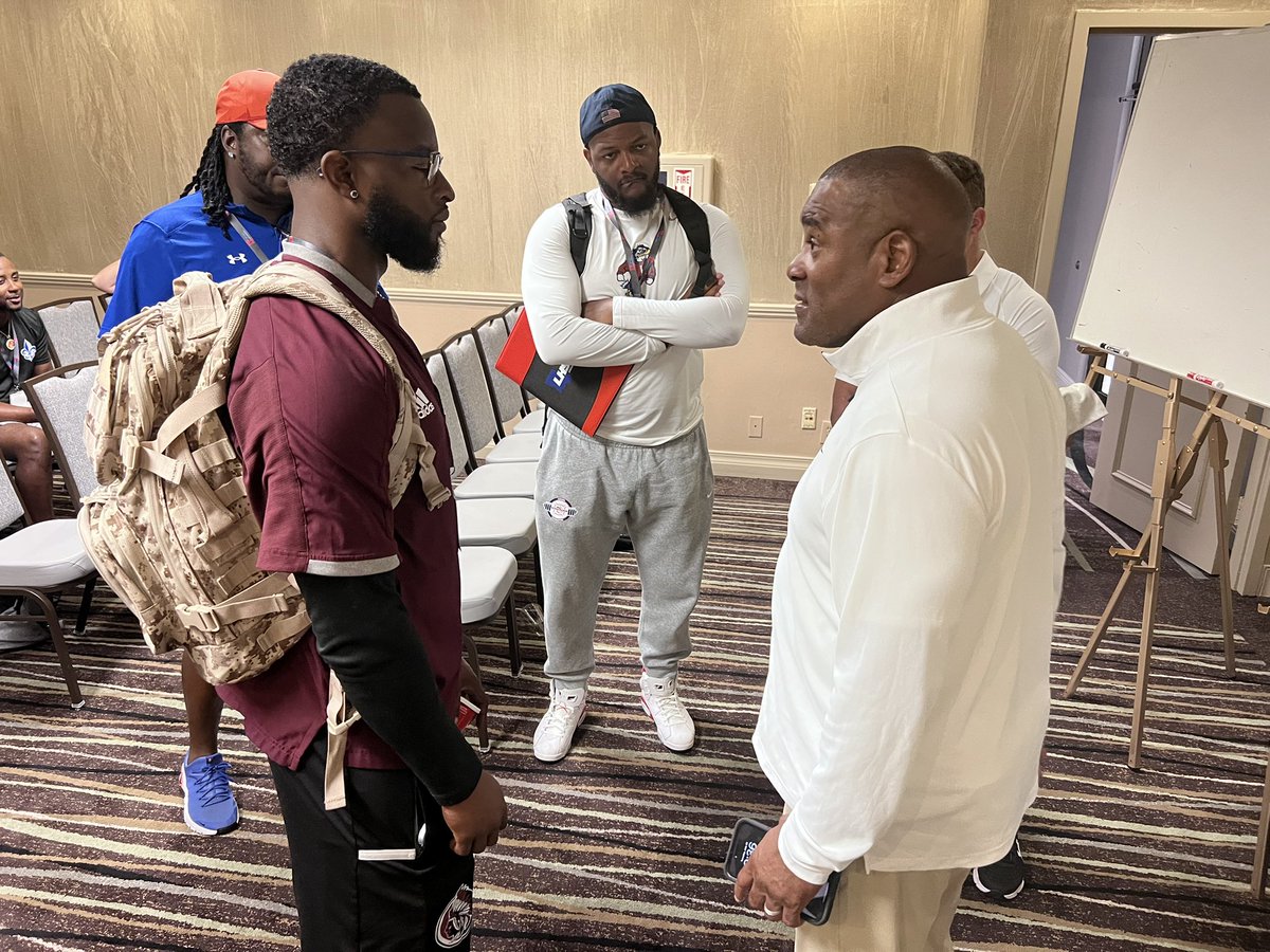 TheLHSCA's tweet image. Coach JJ McCleskey from Tulane BROUGHT the energy at 8:30 AM. He’s definitely a morning guy…
Stayed after to share more of his time and knowledge with some coaches.
Thank you Coach!! Definitely a different maker!