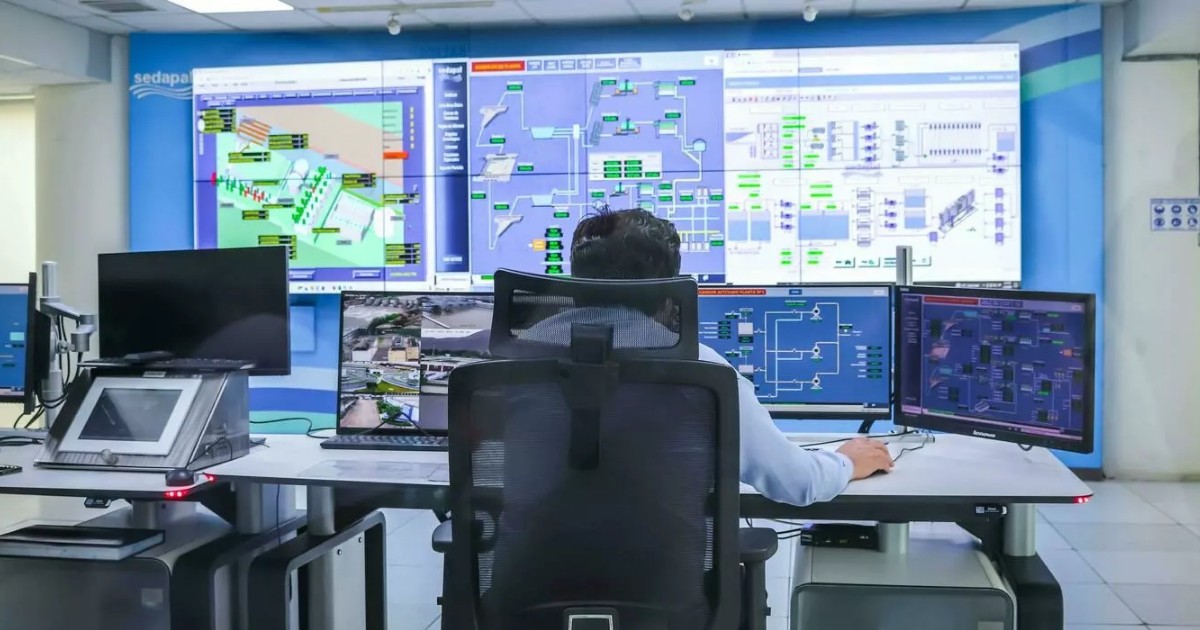 UCalgary's tweet image. #UCalgary business students influence software selection in energy sector through @HaskayneSchool field course bit.ly/40xaiwN