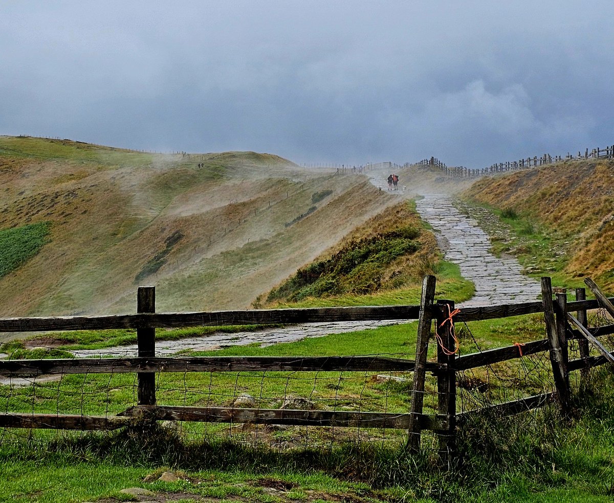 thepdviking's tweet image. We were in the cloud this morning filming a short film on the stone stack issue. I will keep pushing my agenda on this topic, but dont worry I'll not overdo it 🤣🤣#leavenotrace #thepeakdistrictviking #mamtor #castleton #stonestacking