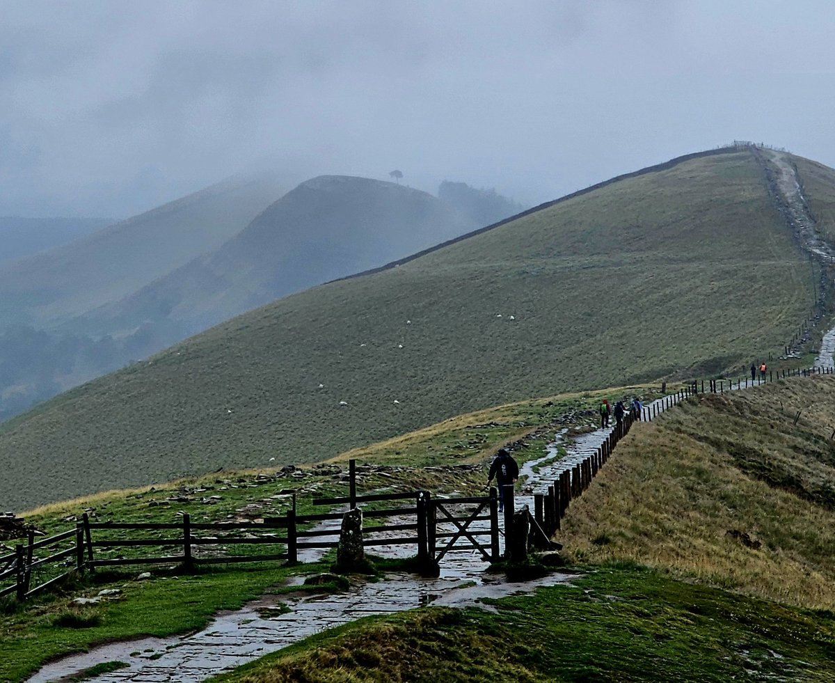 thepdviking's tweet image. We were in the cloud this morning filming a short film on the stone stack issue. I will keep pushing my agenda on this topic, but dont worry I'll not overdo it 🤣🤣#leavenotrace #thepeakdistrictviking #mamtor #castleton #stonestacking