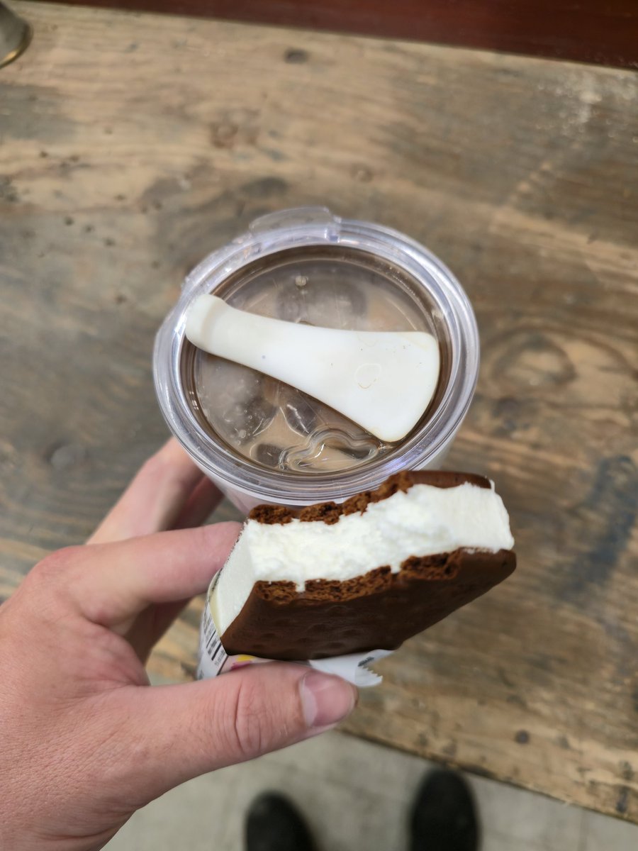 YounieTyler's tweet image. Day 1 of trying to out-live @bryan_johnson.
Iced coffee and ice cream sammy for breakfast