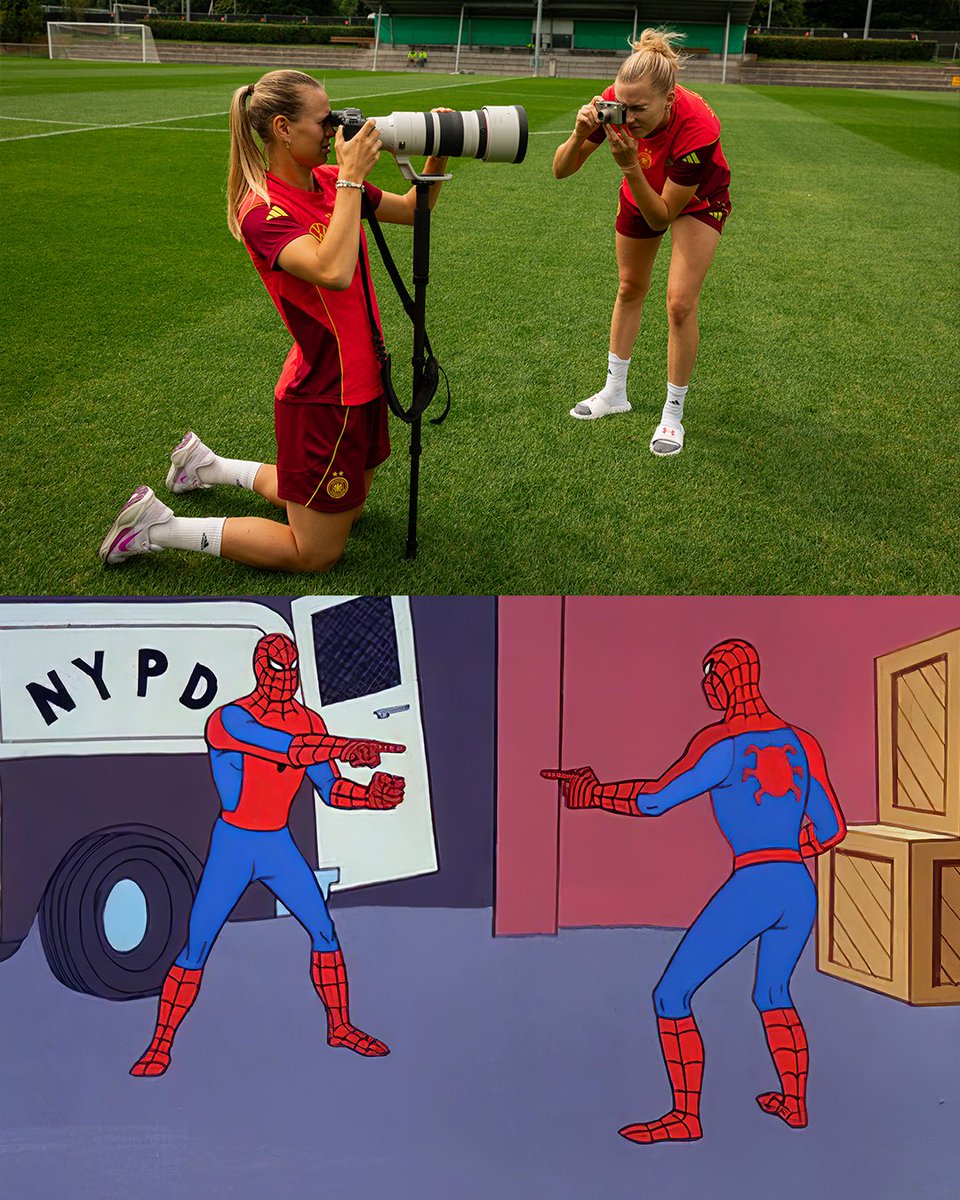 DFB_Team_EN's tweet image. πΆ "It's like you're my mirror, my mirror's staring back at meeee" πΆπ
πΈ Yuliia Perekopaiko/DFB