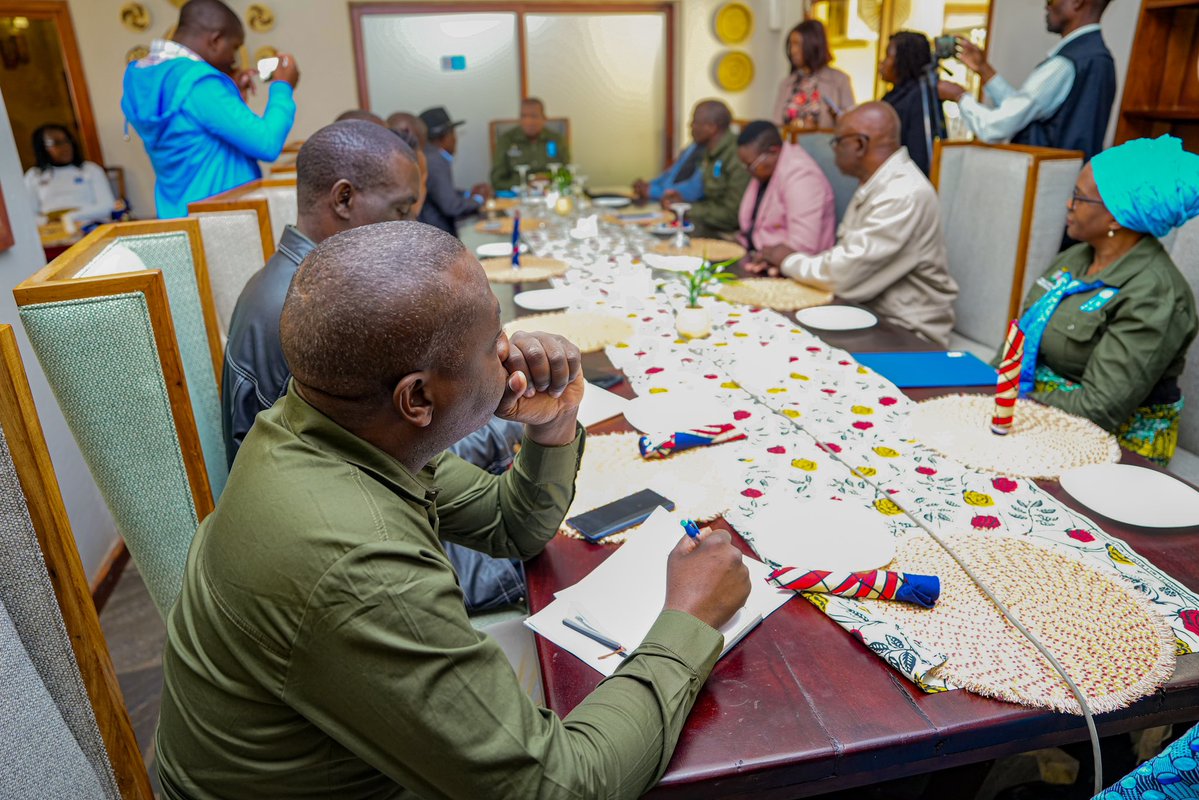 UNDPZambia's tweet image. Ahead of today’s launch of the Wetland Guidelines, @UNDPZambia, rep by Enviro’ & Energy Specialist @cmwapezulu & @mlnrzm64 paid a courtesy call on PS Mucheleka & engaged Royal Highnesses Hanjalika & Mwanachingwala in Mazabuka to strengthen partnerships for wetlands protection.