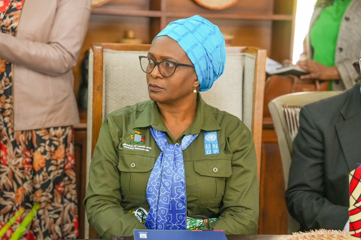 UNDPZambia's tweet image. Ahead of today’s launch of the Wetland Guidelines, @UNDPZambia, rep by Enviro’ & Energy Specialist @cmwapezulu & @mlnrzm64 paid a courtesy call on PS Mucheleka & engaged Royal Highnesses Hanjalika & Mwanachingwala in Mazabuka to strengthen partnerships for wetlands protection.