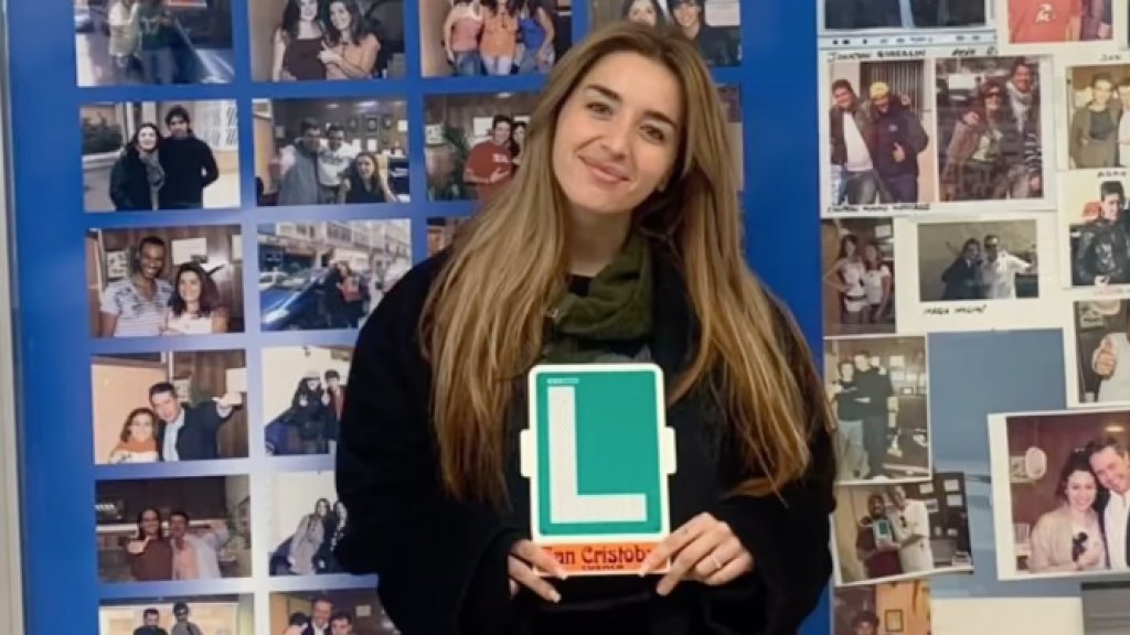 Clonazepamers's tweet photo. No preguntes a un hombre su salario.

A una mujer su edad.

A todos los famosos por qué van a una autoescuela en Cuenca a sacarse el carnet de conducir 😁 https://t.co/JRwWDI6SfF