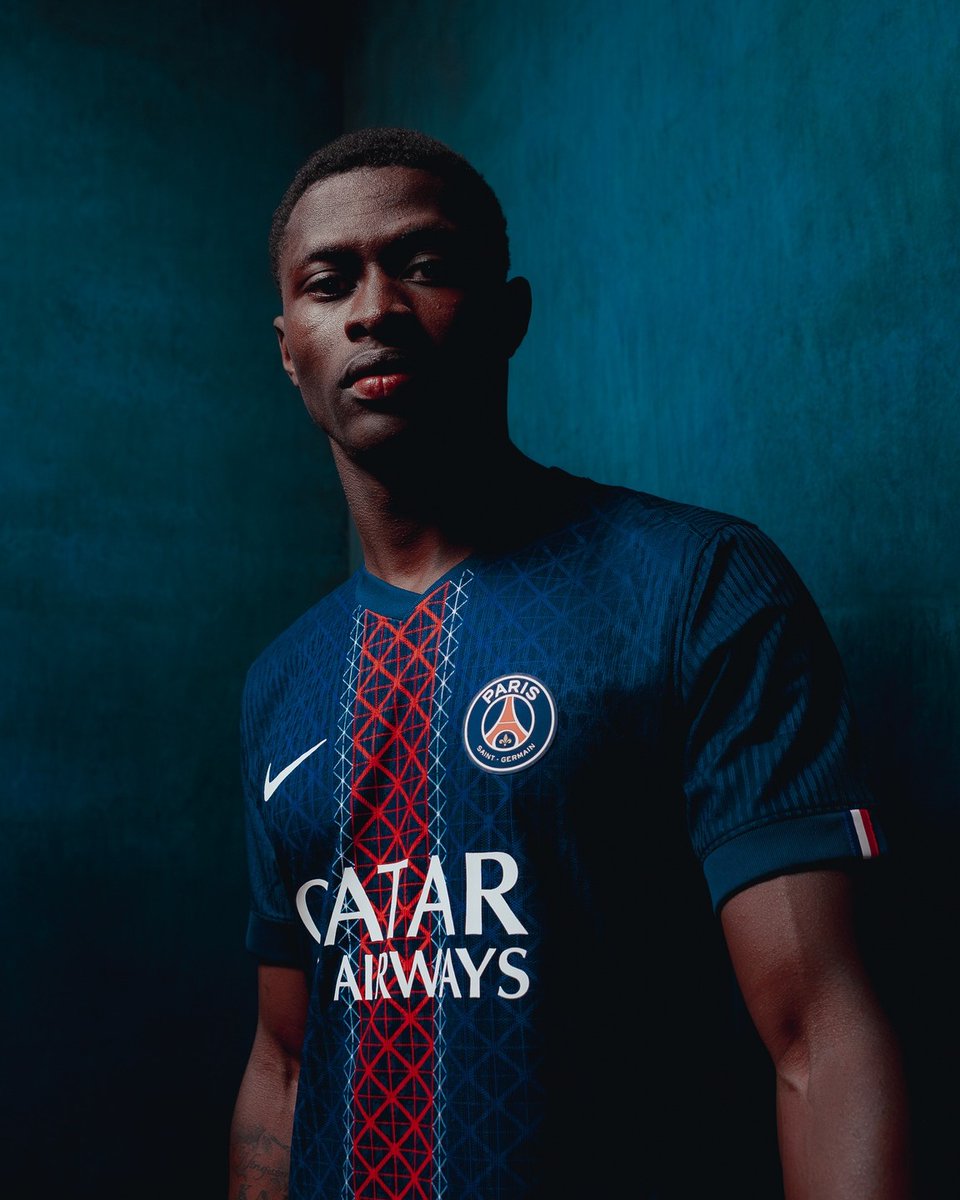 __MaxMaillots's tweet image. 📢 Nouveau dispo : PSG 2025/26 – Coupe player, taille S
📦 Déjà en France – Livraison 3 à 5 jours
🔥 29,90€, frais de port inclus !
👉 1 seul exemplaire – premier arrivé, premier servi
DM si intéressé(e) 🙌