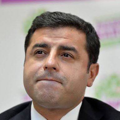Nevşin Mengü:

“DEM’le görüşmede Abdullah Öcalan, Selahattin Demirtaş'ın tahliyesi için ‘daha durun, ona zaman var’ demiş.”