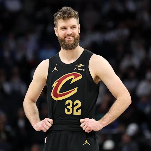 SleeperRockets's tweet image. Before signing Dorian Finney-Smith in free agency, the Rockets reportedly pursued a trade with the Cavaliers for Dean Wade, per @BrettSiegelNBA
Houston was willing to offer Wade the same deal that Finney-Smith got if they were able to finalize a trade with Cleveland