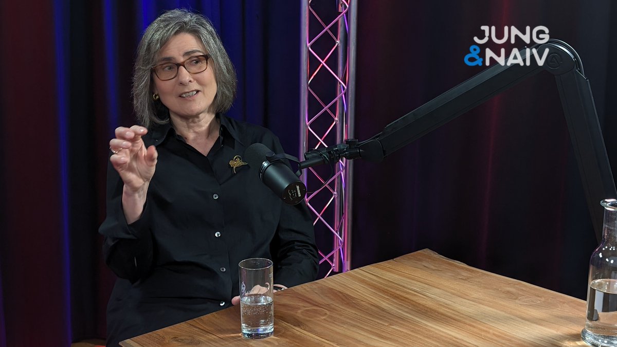 aahsh's tweet image. #BehindTheScenes of @JungNaiv
Live: @TiloJung interviewt die frühneuzeitliche Historikerin Barbara Stollberg-Rilinger, Rektorin des Wissenschaftskollegs zu Berlin @wiko_berlin
Kira moderiert den Chat und Hans stärkt sich für eure Zuschauerfragen
youtube.com/live/jj_RIphTI…