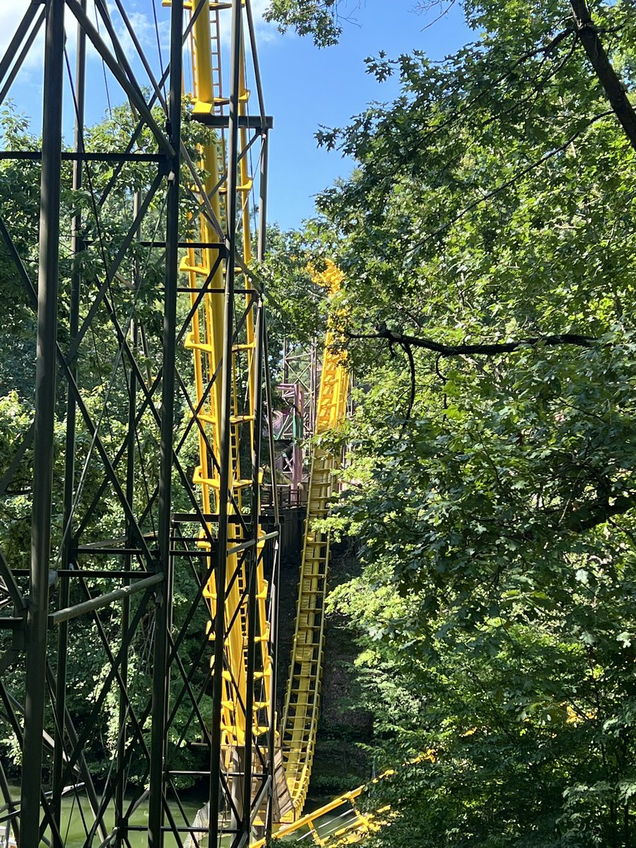 DMartinezImages's tweet image. Don’t be me and go to Busch Gardens with 3 dead batteries. 😬😬😬
#photographyfails