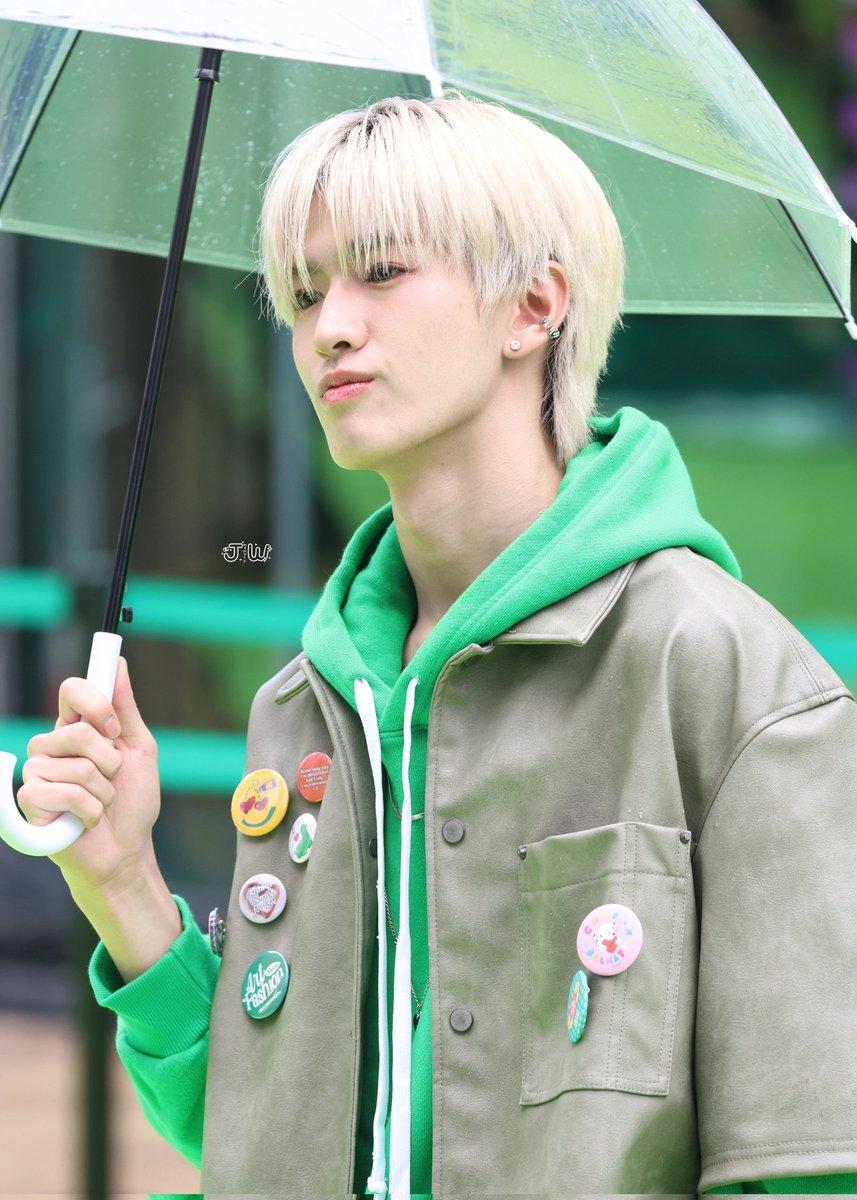 ꒰১🩷  22/07/25 🩷໒꒱ 

꒰ #JINWOOKkim <a href="/Jinwookkimjin/">Jinwook</a> ꒱

 =͟͟͞͞♡ ติดเธอไม่ไหว 😍
       ติดฝนอยู่ด้วยกันก่อนได้ไหม☔️

#AISSIAMxBUS 
#BUSbecauseofyouishine