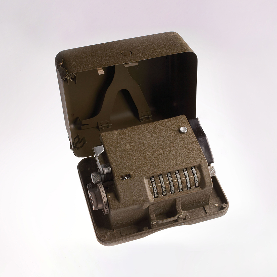 CIA's tweet image. Artifact of the Week: M-209 Cipher Machine
Learn more: cia.gov/legacy/museum/…