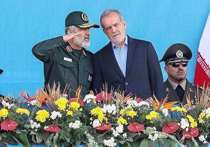 aminallah167's tweet image. به آقای عراقچی بگید؛
اسرائیل از صفحه روزگار حذف خواهد شد و ۲۵ سال آینده «۱۵ سالِ باقی مونده» را نخواهد دید..