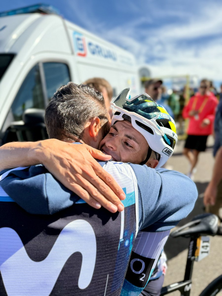 Movistar_Team's tweet image. 🇨🇵 💛 #TDF2025 - Etapa 16 🏁
Enorme @EnricMasNicolau en su empeño, fuga en solitario frente al gigante de la Provenza.
Mas finalizaría séptimo y Paret-Peintre (SOQ) se llevaría la victoria en el Mont Ventoux.
#RodamosJuntos I @movistar_es