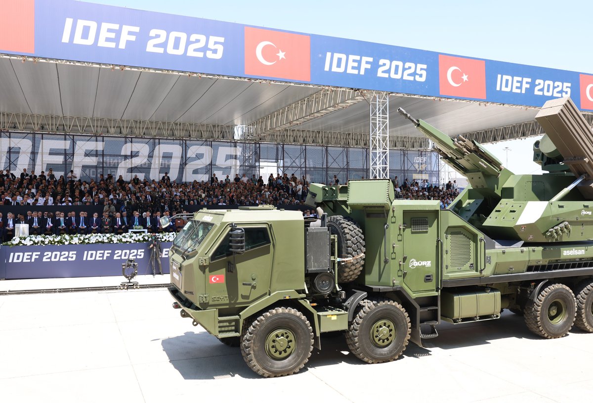 RTErdogan's tweet image. 17’nci Uluslararası Savunma Sanayii Fuarımızın ülkelerimiz, sektörlerimiz ve firmalarımız için hayırlar getirmesini diliyorum.
Fuar kapsamında atılacak imzaların, yeni anlaşma ve iş birliklerinin aramızdaki ilişkilere somut katkılar yapmasını temenni ediyorum.…