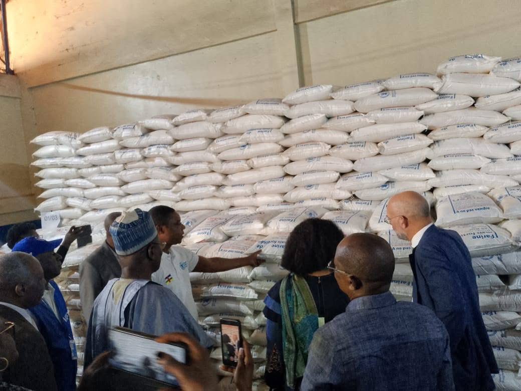 WFP_CAR_CD's tweet image. 🤝 Ensemble pour appuyer les personnes déplacées et réfugiées en Centrafrique! @WFP_CAR_CD 🇨🇫@UNHCR_CAR #PalmDOr Avec un objectif d’achat de 2 400 MT de maïs fortifié équivalent à un montant de 2,2 millions de dollars, merci au soutien des 🇺🇸 #USAenRCA