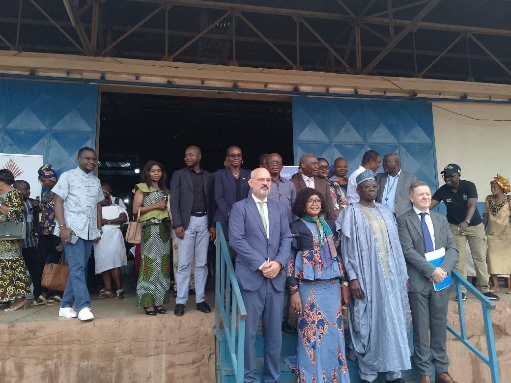 WFP_CAR_CD's tweet image. 🤝 Ensemble pour appuyer les personnes déplacées et réfugiées en Centrafrique! @WFP_CAR_CD 🇨🇫@UNHCR_CAR #PalmDOr Avec un objectif d’achat de 2 400 MT de maïs fortifié équivalent à un montant de 2,2 millions de dollars, merci au soutien des 🇺🇸 #USAenRCA
