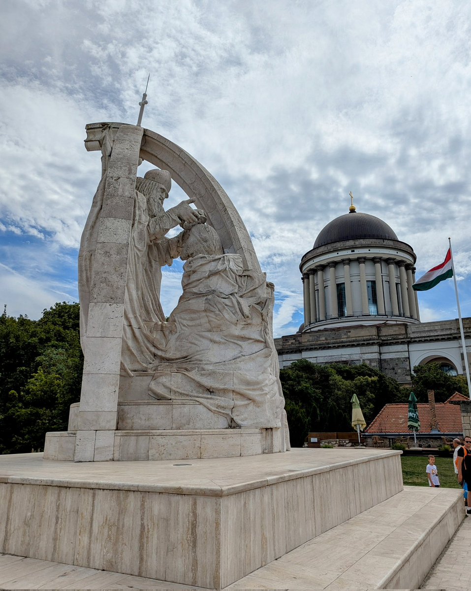 ChtSutAntiques's tweet image. Visited the Basilica of Esztergom today, the largest church in Hungary, standing approx 100 metres in height. Overlooking The River Danube and Slovakia on the other side of the river...