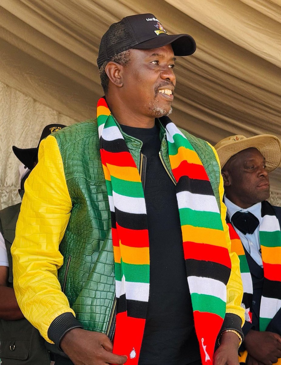 ChiombaCh1343's tweet image. “Tensions simmer as Chiwenga distances himself from Tagwirei’s grip on power and purse. The quiet fallout between military muscle and financial clout can trigger a war in ZanuPF. And where is unity they all talk about everyone is hungry for power #ZimbabwePolitics #NoToZanuPF