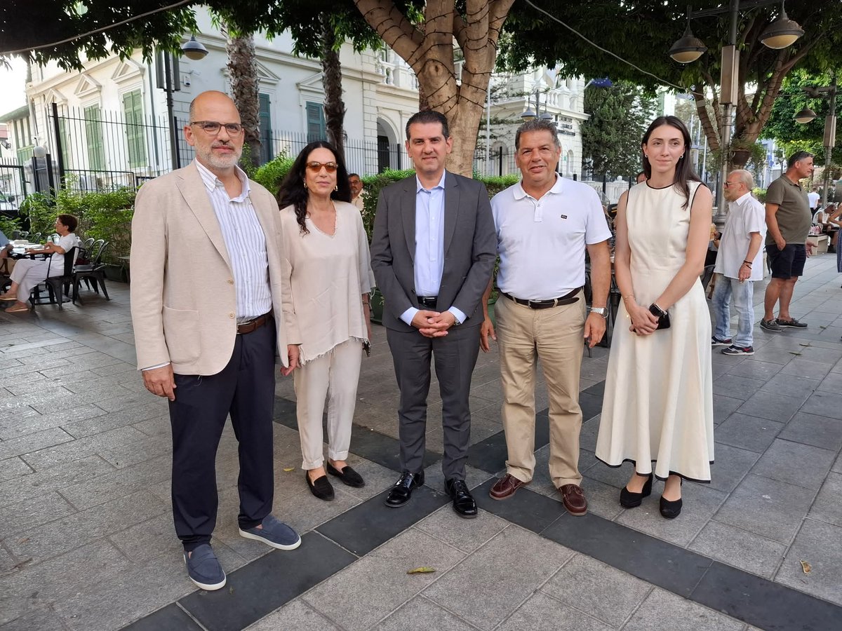 MichaelDamianos's tweet image. Παραδώσαμε χθες στον Δήμο Λεμεσού έναν ακόμη Απινιδωτή Δημόσιας Πρόσβασης, ένα ακόμη ουσιαστικό βήμα για να ενισχύσουμε την ετοιμότητα της τοπικής κοινωνίας σε περιπτώσεις αιφνίδιας καρδιακής ανακοπής.

Ταυτόχρονα πραγματοποιήθηκε επιτόπια εκπαίδευση δημοτών και επίδειξη χρήσης…
