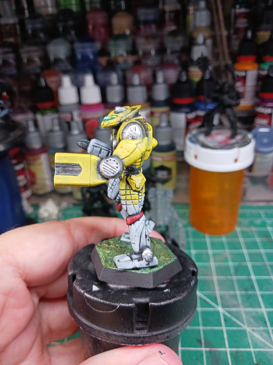 TheHappyHereti1's tweet image. Dawn Guards Thunderhawk is done and dusted. On to the next mech!
#battletech #paintingminis #miniaturepainting #wargaming
