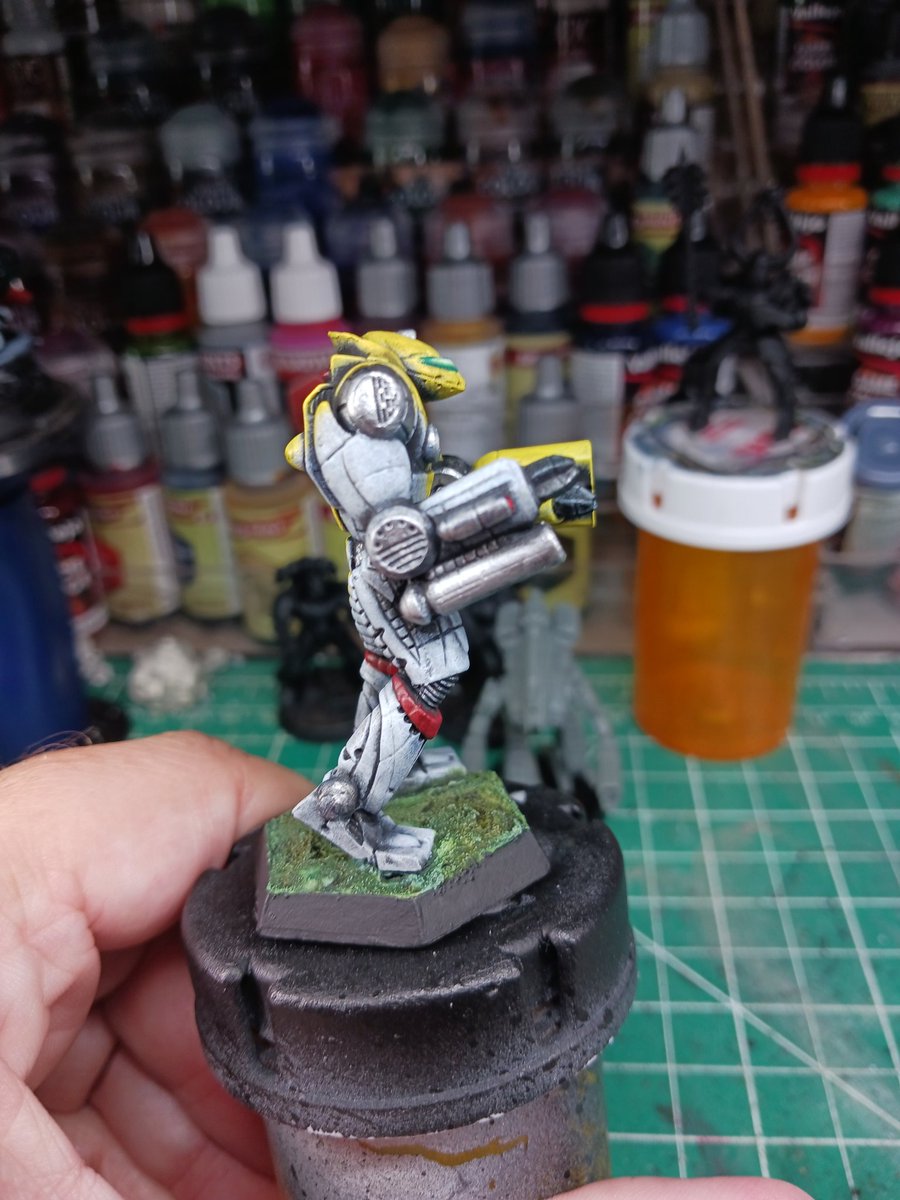 TheHappyHereti1's tweet image. Dawn Guards Thunderhawk is done and dusted. On to the next mech!
#battletech #paintingminis #miniaturepainting #wargaming