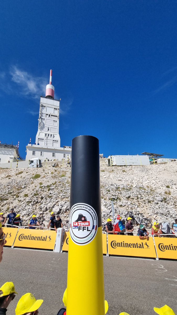 FFLose's tweet image. Une première au Ventoux cauchemardesque
C'est sûr on se prend une crevaison lente à la descente