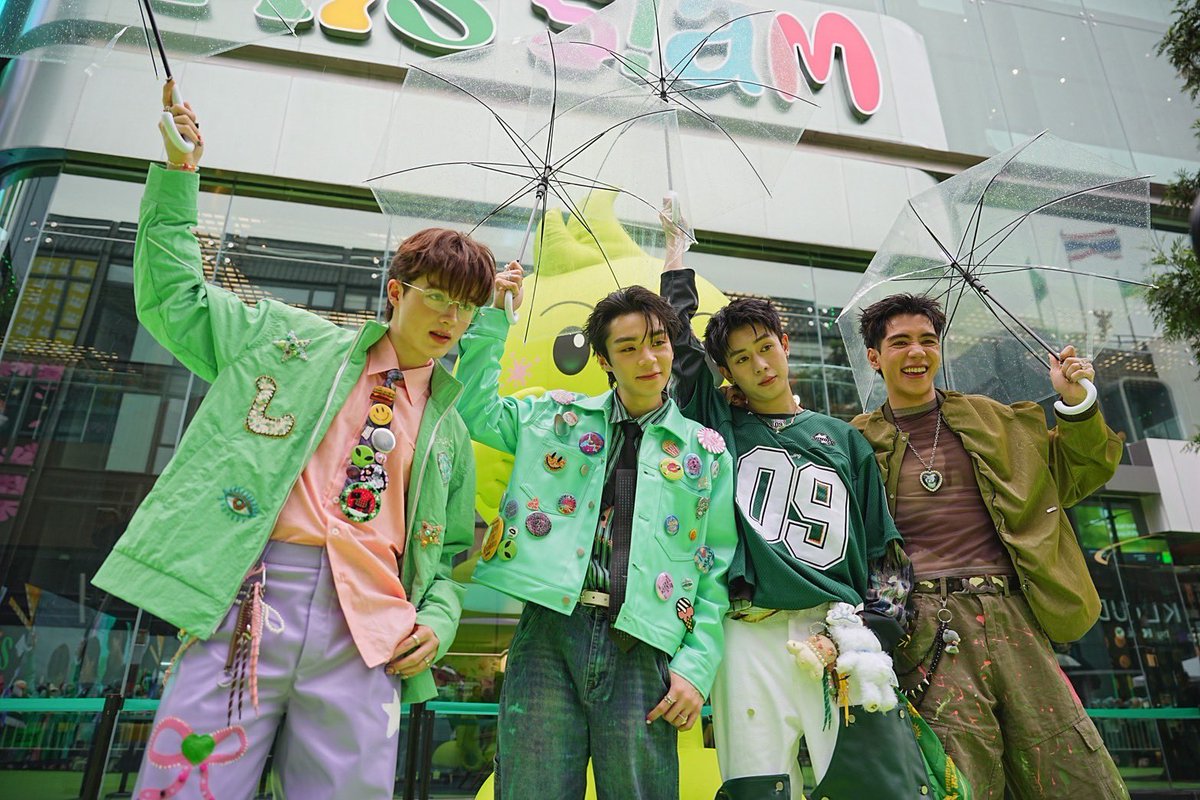 LookAround_TH's tweet image. สยามแตก !!! บิวกิ้น-พีพี , BUS , GELBOYS พร้อมเหล่าเซเลบ Teen ICON
โชว์สเต็ปเดิน Green Carpet ในงานเปิดตัว “AIS SIAM” เพลย์เฮ้าส์แห่งใหม่ใจกลางสยาม
🔗อ่านต่อ facebook.com/10006402508421…
#AIS5GGREENCITIZEN
#THEPLAYHOUSEWITHPURPOSE
#เล่นจนเป็นตัวจริง #AISSIAM