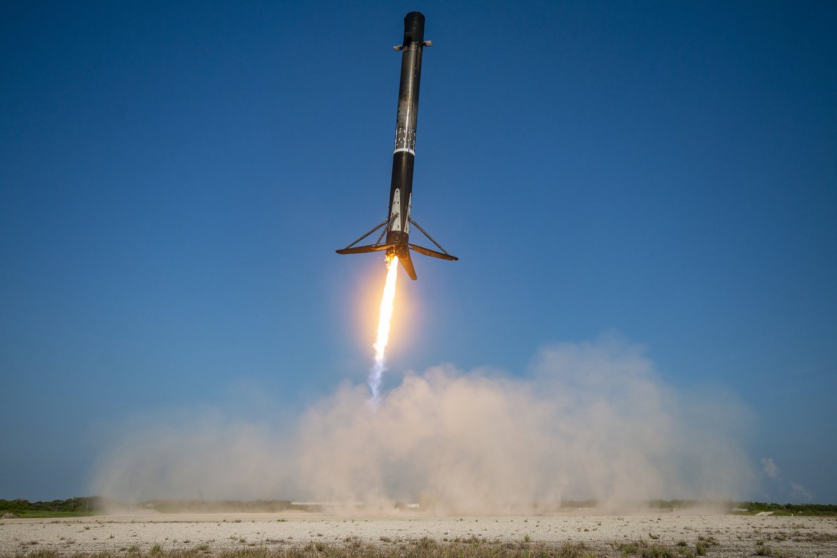 Starship_block2's tweet image. Eventually the Falcon family of rockets will be retired and we won't get to see it land again