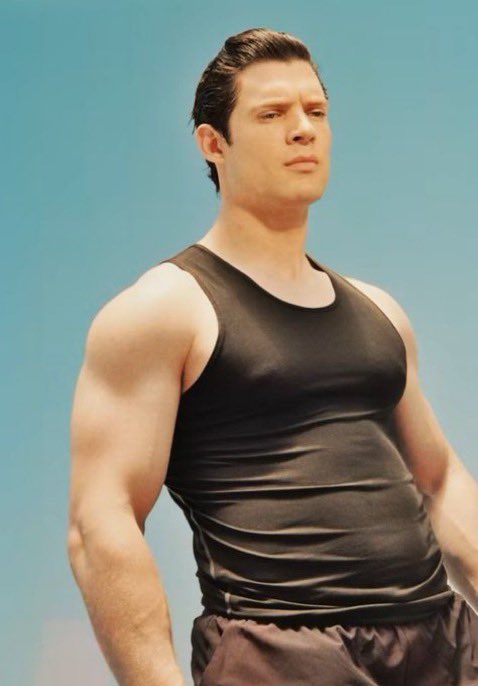SPLENDOR1999's tweet image. not even a torn shirt or anything in the entirety of that movie. i’m in grief