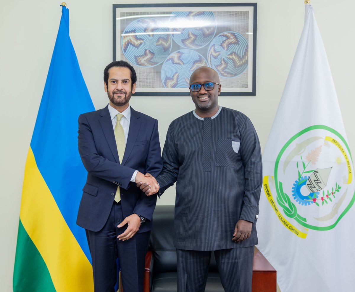 RwandaMFA's tweet image. Today, Minister @onduhungirehe received H.E. Hazza Mohammed Falah Kharsan AlQahtani, Ambassador of the United Arab Emirates (UAE) to Rwanda, for a farewell call as he concludes his tour of duty.
The Minister expressed appreciation for his contribution to strengthening…