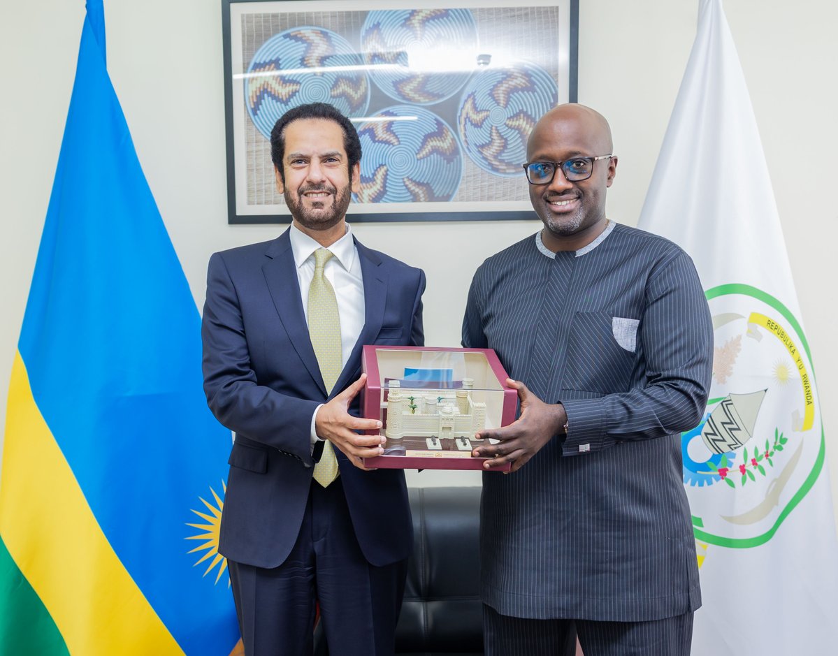 RwandaMFA's tweet image. Today, Minister @onduhungirehe received H.E. Hazza Mohammed Falah Kharsan AlQahtani, Ambassador of the United Arab Emirates (UAE) to Rwanda, for a farewell call as he concludes his tour of duty.
The Minister expressed appreciation for his contribution to strengthening…