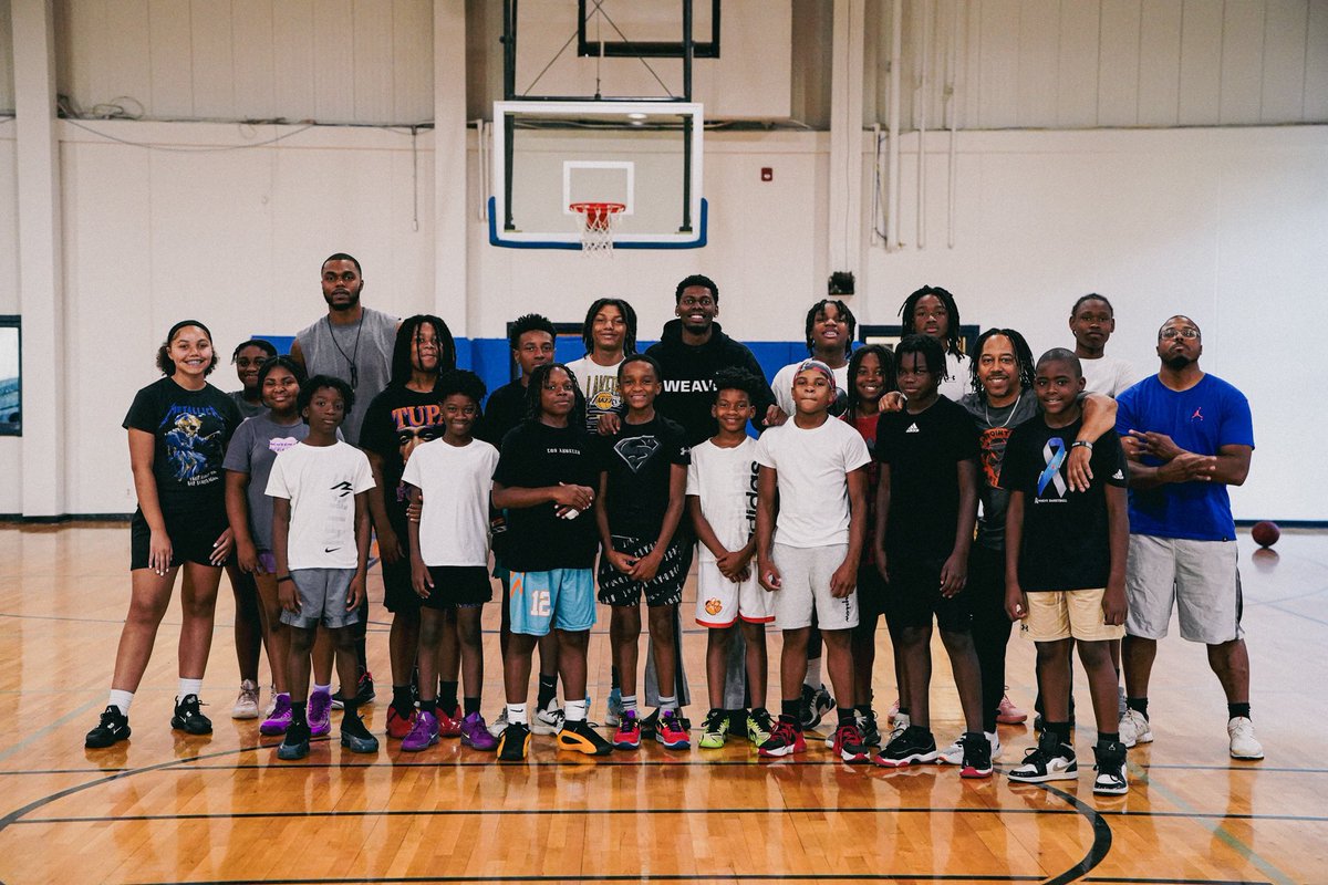 HPUMBB's tweet image. Some of our players got to speak at a local camp over the past few weeks 🏀
#GoHPU