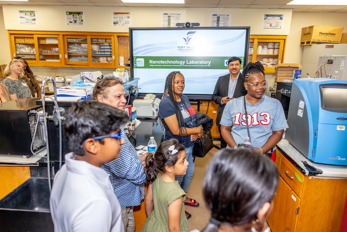 FvsuAg's tweet image. 🔬✨ Science in Action at #FVSUag! Local high school science teachers & students came together for an exciting, hands-on workshop at @FVSU, exploring innovation, discovery & the future of #STEMeducation. 🎥 See the highlights: youtu.be/k_e0FGPPi3A