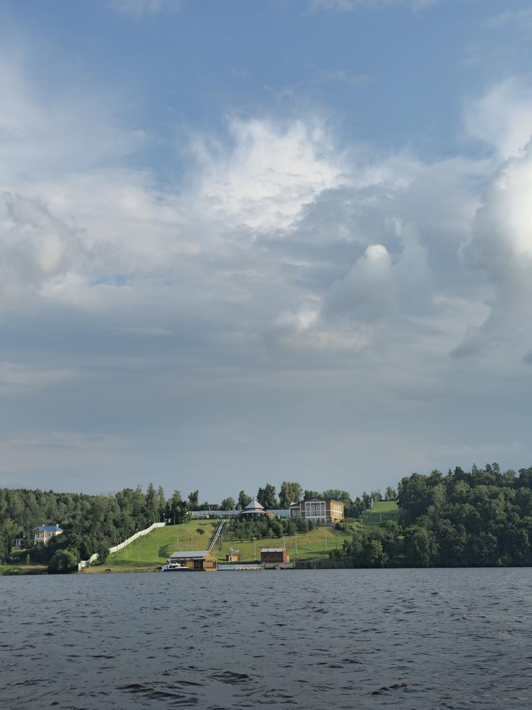 putin &amp; medvedev are hanging out there rn )