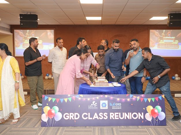 drkkr's tweet image. From Nokia 3310 to Tesla : We Welcomed Back, Our Global Citizens!
19.07.2025: This Saturday , something magical happened.
I pressed the rewind button of life,
And welcomed the iconic Batch of 2003–2005 to campus.
Welcome back to where it all began.
To the benches, the banter,…