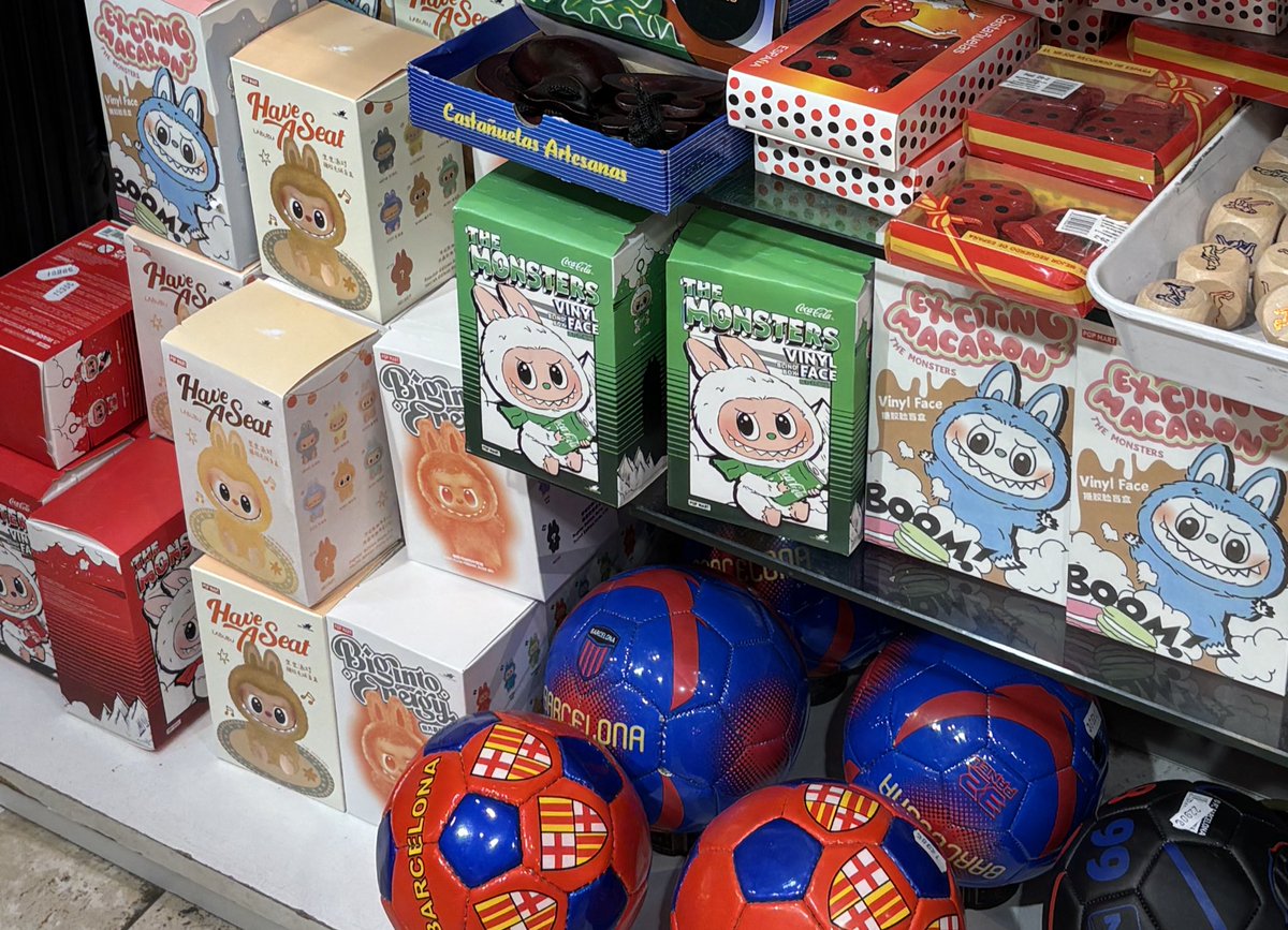 trinkethunter's tweet photo. limited edition kayaknya ini https://t.co/Fwv9mxrU6u