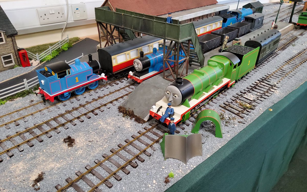 ArmandPartis's tweet photo. about in the future. Enjoyed seeing the showcases and displays, the Ffarquhar Branch is always a pleasure to see and it was nice to see the Mid Sodor Railway for the first time! Certainly imparts inspiration for personal modeling projects, which I hope to present in the future. https://t.co/tc14kqGM6P
