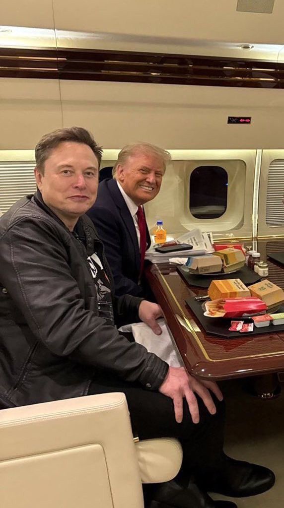 Great moment with the president #Elon_Musk #PeoplsUpdate e