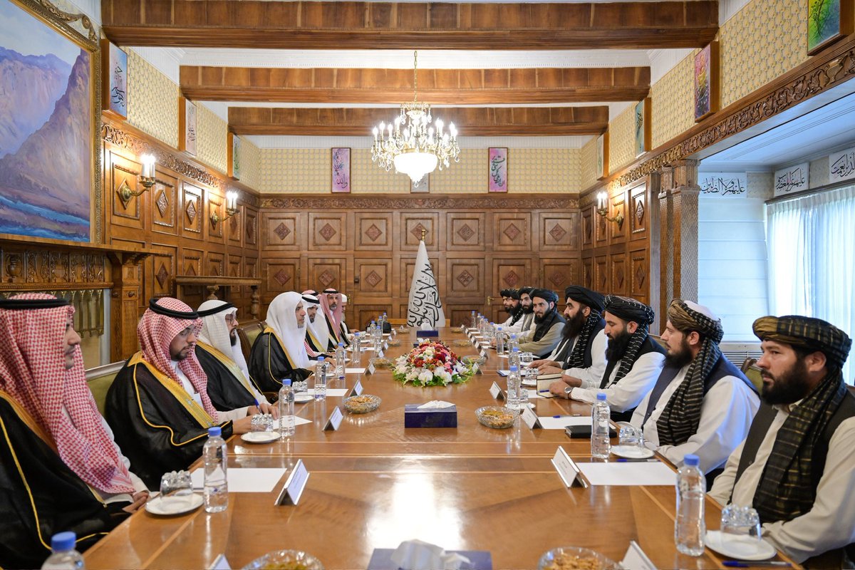 MWLOrg_en's tweet image. H.E. Sheikh Dr. #MohammedAlissa @MhmdAlissa, Secretary-General of the Muslim World League (MWL) and Chairman of the Organization of Muslim Scholars, met with H.E. Mawlawi Amir Khan Muttaqi, Minister of Foreign Affairs of Afghanistan, in the Security Council Hall at the…